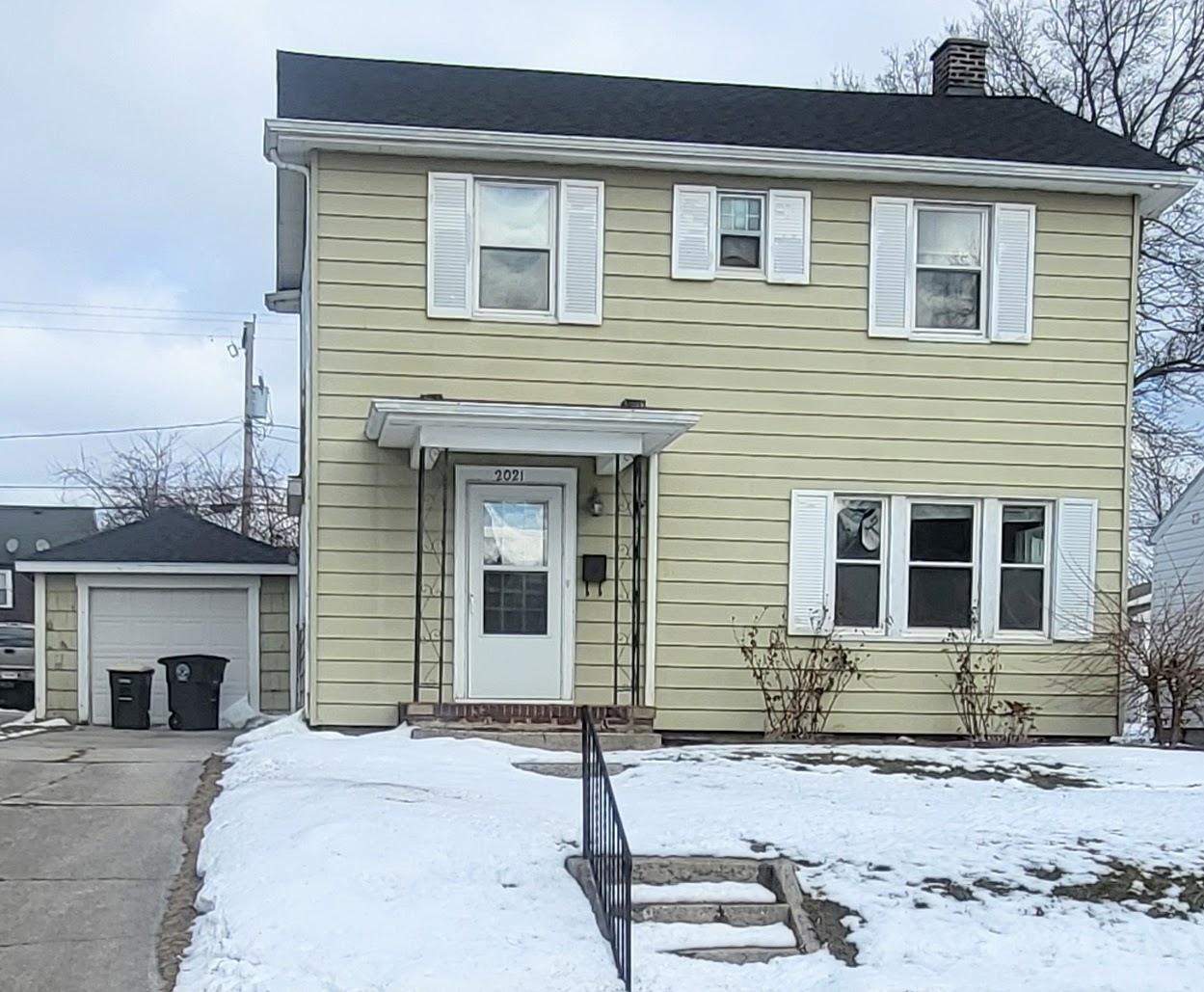 2021 Kenwood Avenue